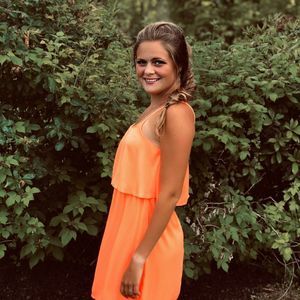 Meet your Posher, Victoria lee